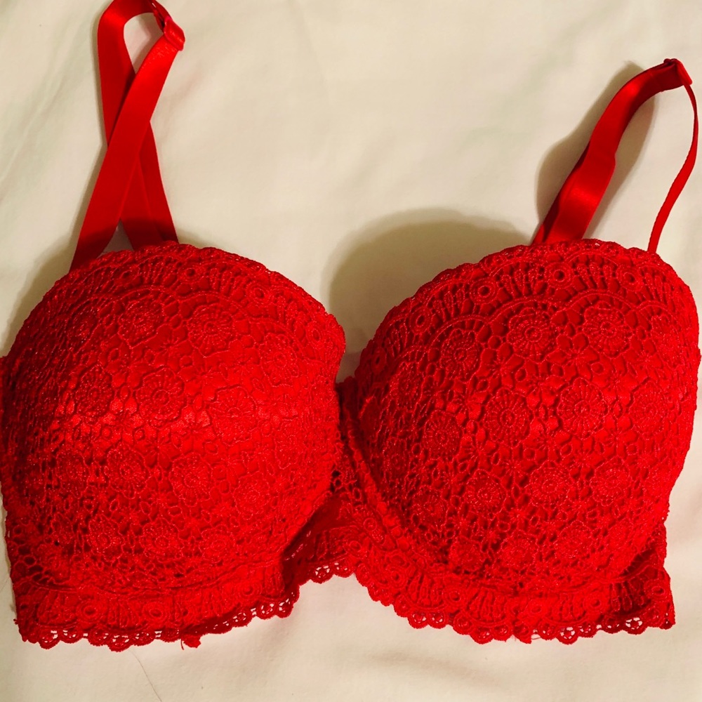 Red strapless bra
